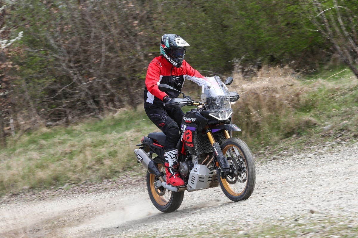 Aprilia Tuareg Rally 660: il ritorno di una leggenda, più cattiva e pronta al deserto +VIDEO+
